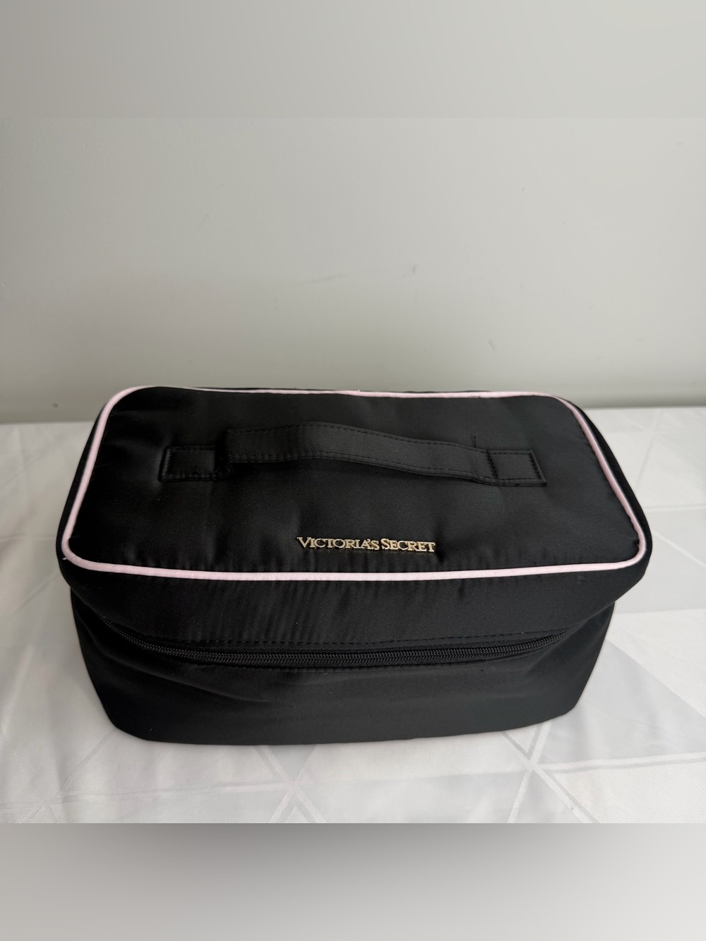 Victoria's Secret Travel Lingerie Bag Black Zip w/ Pink Satin Compartments NWT